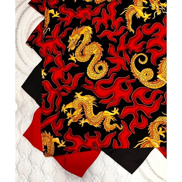NEW Handmade Golden Dragon Quilt Flames Fire Cranston Print Hand Stitched 48x33" - Picture 3 of 11